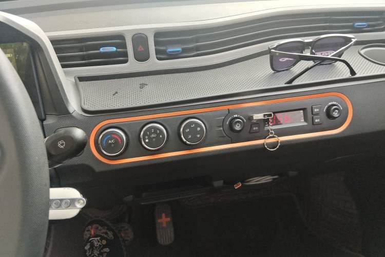 Used Wuling Hongguang MINIEV 2022 Enjoy Edition Lithium-Ion Battery Audio And AC Panel