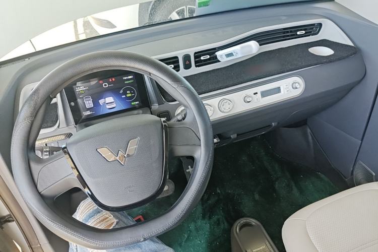 Used Wuling Hongguang MINIEV 2022 Macaron Fashion Edition Lithium-Nickel-Cobalt-Alpha-oxide Center Console