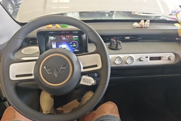 Used Wuling Hongguang MINIEV 2022 GAMEBOY 200km Gaming Edition with Lithium Iron Phosphate Center Console