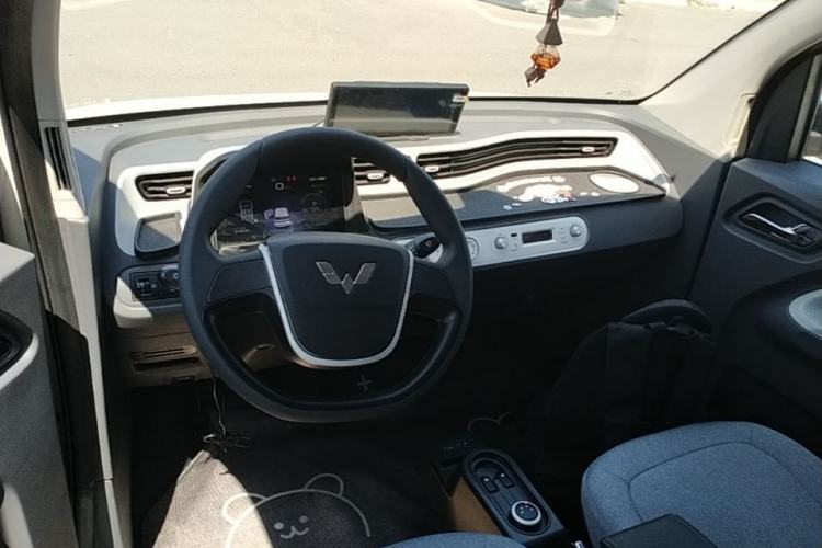 Used Wuling Hongguang MINIEV 2022 Macaron Premium Model – Lithium Iron Phosphate Center Console