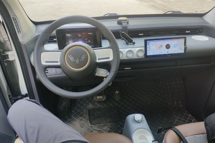 Used Wuling Hongguang MINIEV 2022 GAMEBOY 200km Gaming Edition with Lithium Iron Phosphate Center Console