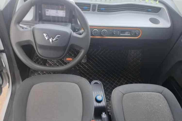 Used Wuling Hongguang MINIEV 2022 Easy Version Lithium Iron Phosphate Center Console
