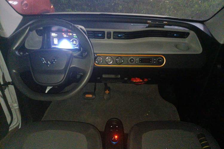 Used Wuling Hongguang MINIEV 2022 Zizai Version Lithium Iron Phosphate Center Console