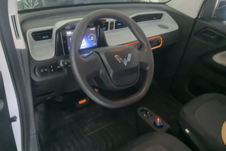 Used Wuling Hongguang MINIEV 2022 Zizai Version Lithium Iron Phosphate Center Console