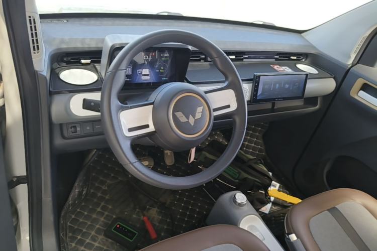 Used Wuling Hongguang MINIEV 2022 GAMEBOY 200km Gaming Edition with Lithium Iron Phosphate Center Console