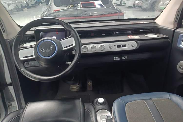 Used Wuling Hongguang MINIEV 2022 GAMEBOY 200km Gaming Edition with Lithium Iron Phosphate Center Console