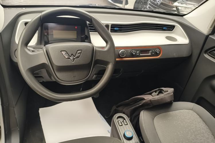 Used Wuling Hongguang MINIEV 2022 Easy Version Lithium Iron Phosphate Center Console
