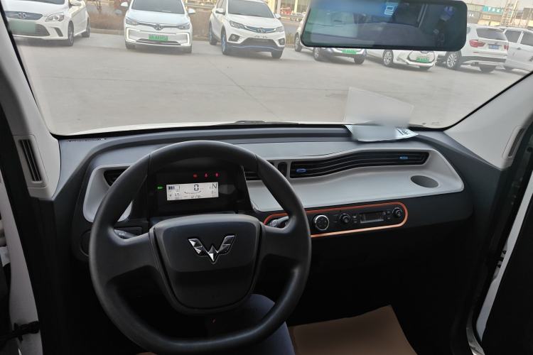 Used Wuling Hongguang MINIEV 2022 Easy Version Lithium Iron Phosphate Center Console