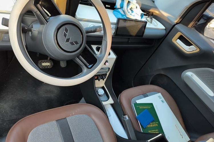 Used Wuling Hongguang MINIEV 2022 GAMEBOY 200km Gaming Edition with Lithium Iron Phosphate Center Console