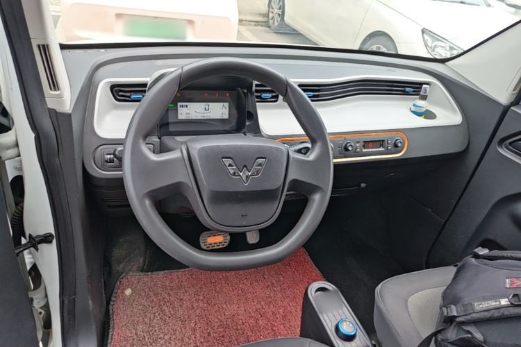 Used Wuling Hongguang MINIEV 2022 Easy Version Lithium Iron Phosphate Center Console