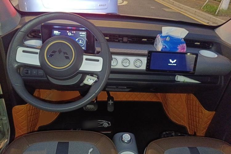 Used Wuling Hongguang MINIEV 2022 GAMEBOY 200km Gaming Edition with Lithium Iron Phosphate Center Console