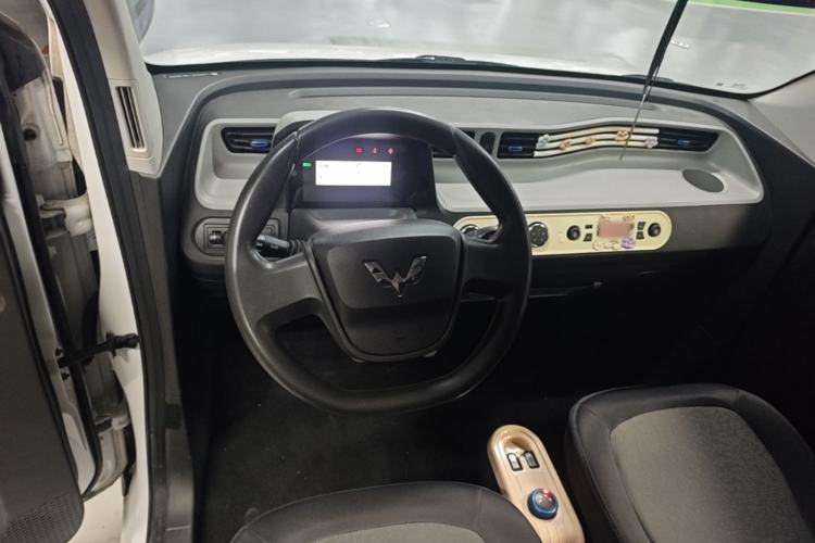 Used Wuling Hongguang MINIEV 2022 Easy Version Lithium Iron Phosphate Center Console