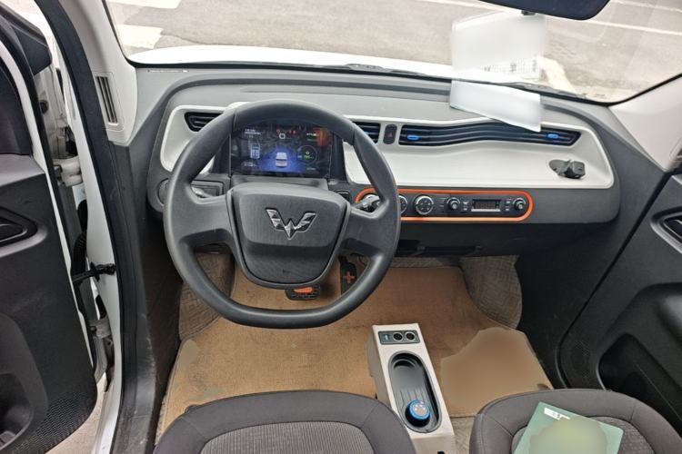 Used Wuling Hongguang MINIEV 2022 Zizai Version Lithium Iron Phosphate Center Console