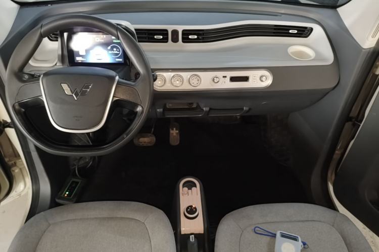 Used Wuling Hongguang MINIEV 2022 Macaron Premium Model – Lithium Iron Phosphate Center Console