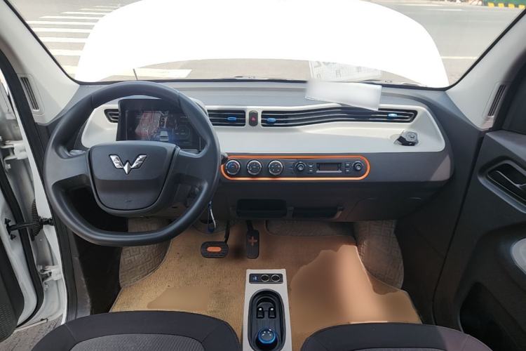 Used Wuling Hongguang MINIEV 2022 Zizai Version Lithium Iron Phosphate Center Console