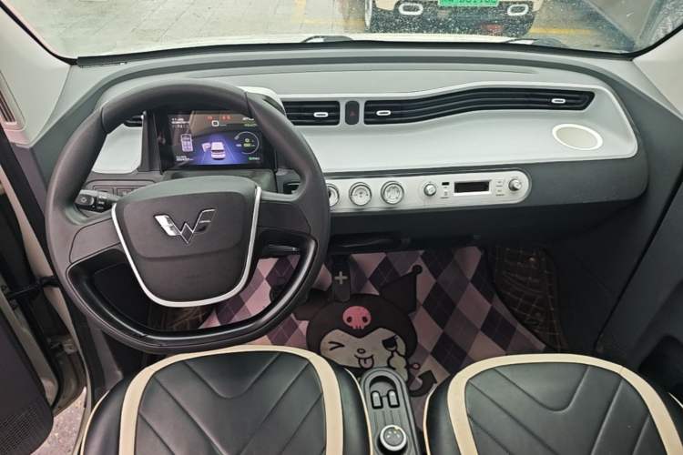 Used Wuling Hongguang MINIEV 2022 Macaron Premium Model – Lithium Iron Phosphate Center Console