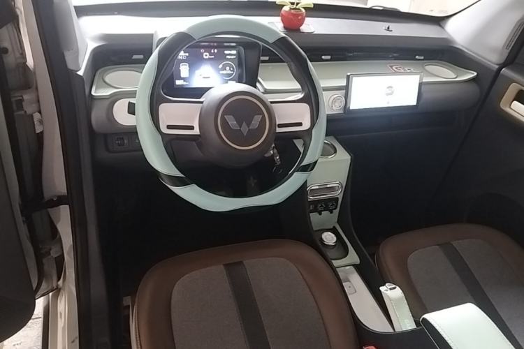Used Wuling Hongguang MINIEV 2022 GAMEBOY 200km Gaming Edition with Lithium Iron Phosphate Center Console