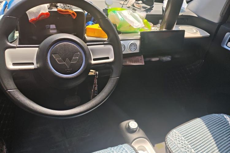 Used Wuling Hongguang MINIEV 2022 GAMEBOY 200km Gaming Edition with Lithium Iron Phosphate Center Console