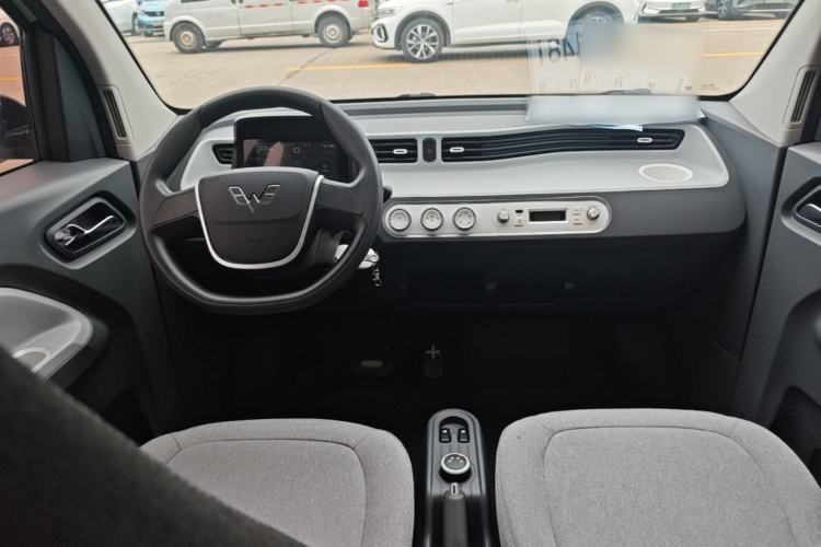 Used Wuling Hongguang MINIEV 2022 Macaron Premium Model – Lithium Iron Phosphate Center Console