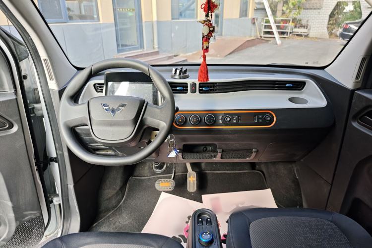 Used Wuling Hongguang MINIEV 2022 Enjoy Edition Lithium Iron Phosphate Center Console