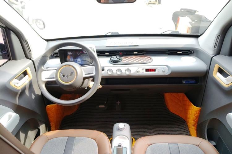 Used Wuling Hongguang MINIEV 2022 GAMEBOY 200km Gaming Edition with Lithium Iron Phosphate Center Console