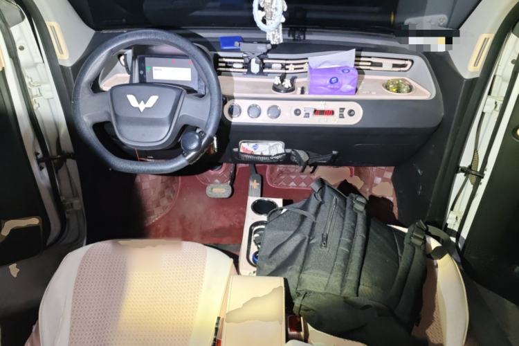 Used Wuling Hongguang MINIEV 2022 Easy Version Lithium Iron Phosphate Center Console