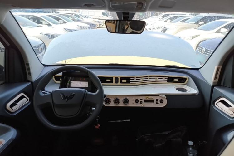 Used Wuling Hongguang MINIEV 2022 Macaron Fashion Model Lithium Iron Phosphate Center Console