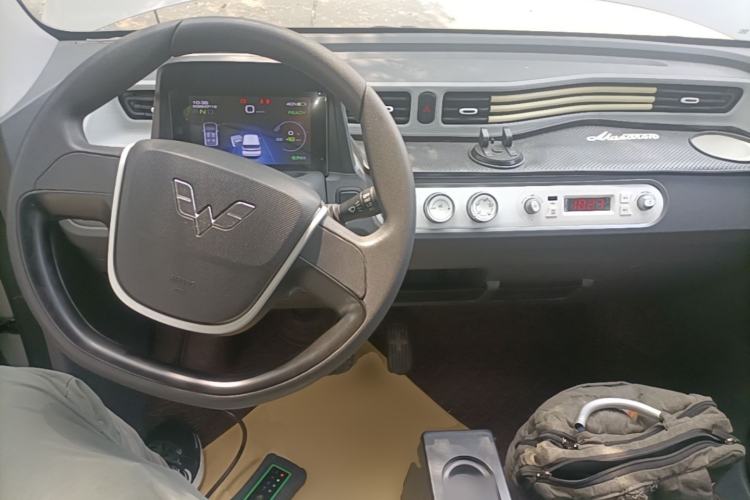 Used Wuling Hongguang MINIEV 2022 Macaron Fashion Edition Lithium-Nickel-Cobalt-Alpha-oxide Center Console