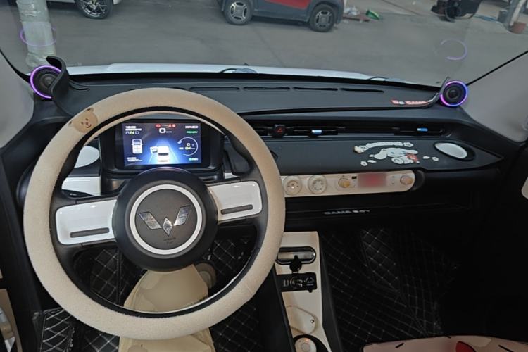 Used Wuling Hongguang MINIEV 2022 GAMEBOY 300km Enthusiast Model with Lithium Iron Phosphate Center Console