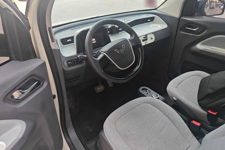 Used Wuling Hongguang MINIEV 2022 Macaron Premium Model – Lithium Iron Phosphate Center Console