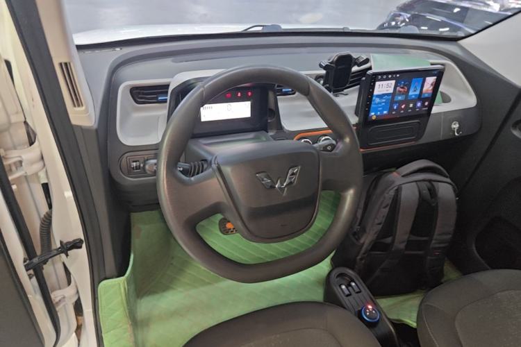 Used Wuling Hongguang MINIEV 2022 Easy Version Lithium Iron Phosphate Center Console