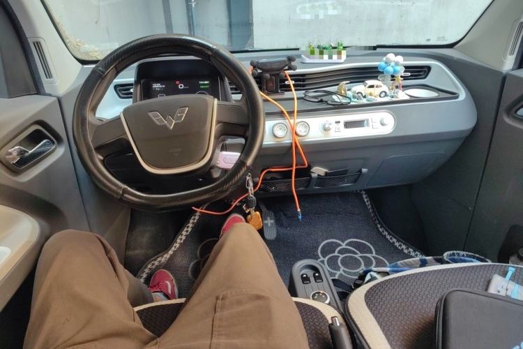 Used Wuling Hongguang MINIEV 2022 Macaron Premium Model – Lithium Iron Phosphate Center Console