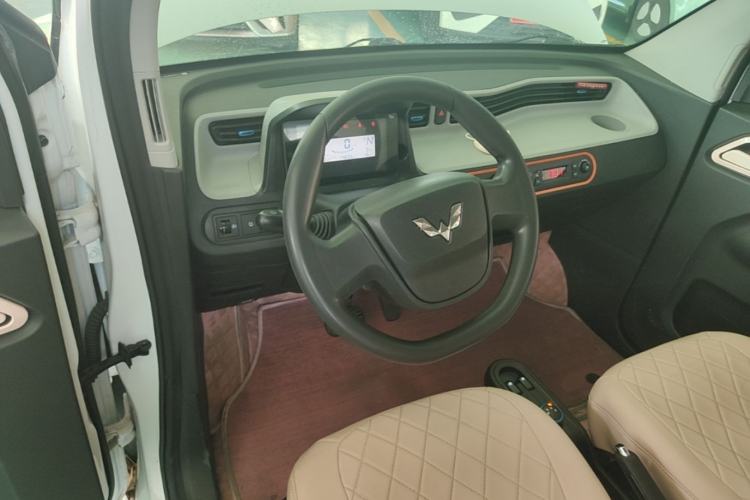 Used Wuling Hongguang MINIEV 2022 Easy Version Lithium Iron Phosphate Center Console