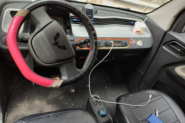 Used Wuling Hongguang MINIEV 2022 Easy Version Lithium Iron Phosphate Center Console