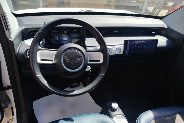 Used Wuling Hongguang MINIEV 2022 GAMEBOY 300km Enthusiast Model with Lithium Iron Phosphate Center Console