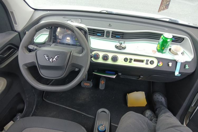 Used Wuling Hongguang MINIEV 2022 Zizai Version Lithium Iron Phosphate Center Console
