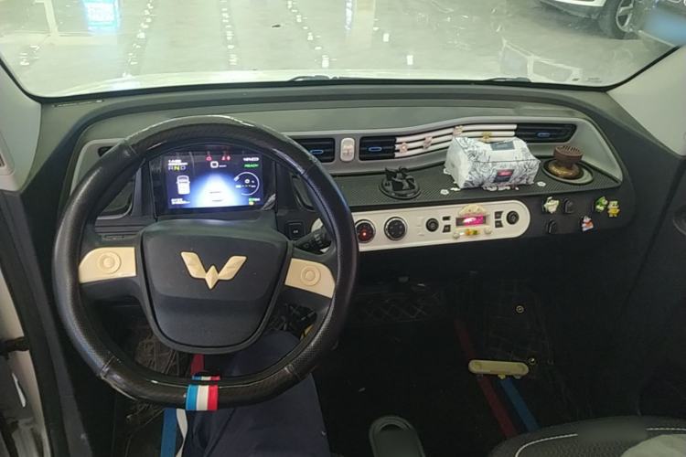 Used Wuling Hongguang MINIEV 2022 Zizai Version Lithium Iron Phosphate Center Console