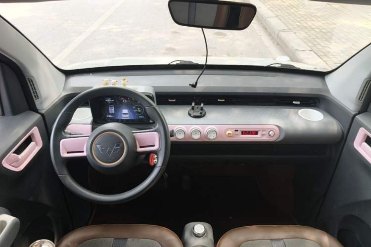 Used Wuling Hongguang MINIEV 2022 GAMEBOY 200km Gaming Edition with Lithium Iron Phosphate Center Console