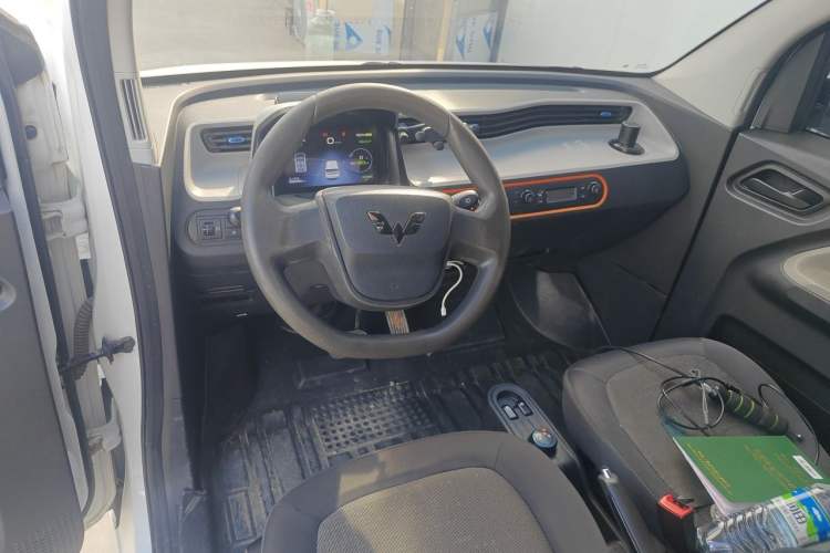 Used Wuling Hongguang MINIEV 2022 Zizai Version Lithium Iron Phosphate Center Console
