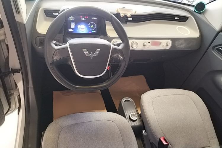 Used Wuling Hongguang MINIEV 2022 Macaron Premium Model – Lithium Iron Phosphate Center Console