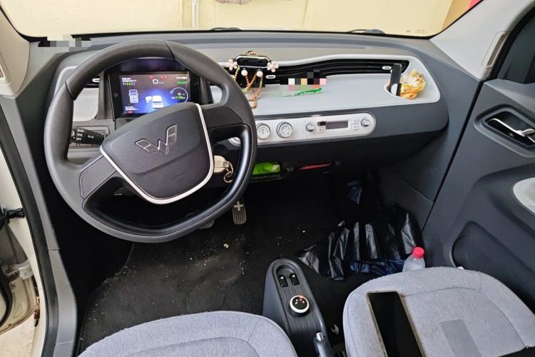 Used Wuling Hongguang MINIEV 2022 Macaron Premium Model – Lithium Iron Phosphate Center Console