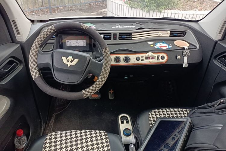 Used Wuling Hongguang MINIEV 2022 Easy Version Lithium Iron Phosphate Center Console