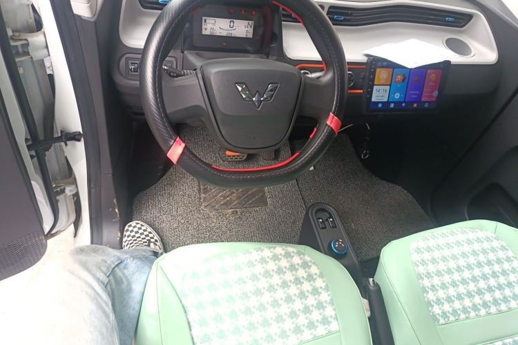 Used Wuling Hongguang MINIEV 2022 Easy Version Lithium Iron Phosphate Center Console