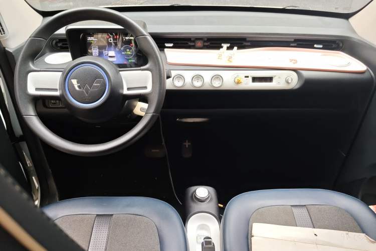 Used Wuling Hongguang MINIEV 2022 GAMEBOY 200km Gaming Edition with Lithium Iron Phosphate Center Console