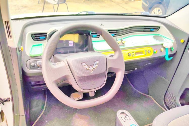 Used Wuling Hongguang MINIEV 2022 Zizai Version Lithium Iron Phosphate Center Console