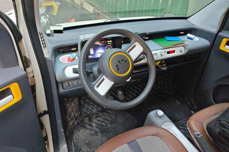 Used Wuling Hongguang MINIEV 2022 GAMEBOY 300km Enthusiast Model with Lithium Iron Phosphate Center Console