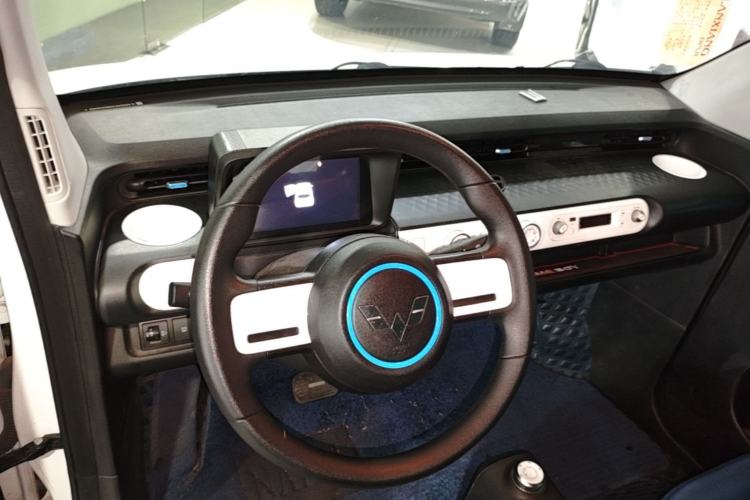 Used Wuling Hongguang MINIEV 2022 GAMEBOY 300km Enthusiast Model with Lithium Iron Phosphate Center Console