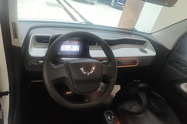 Used Wuling Hongguang MINIEV 2022 Easy Version Lithium Iron Phosphate Center Console
