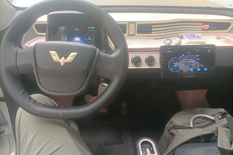 Used Wuling Hongguang MINIEV 2022 Zizai Version Lithium-NMC Center Console