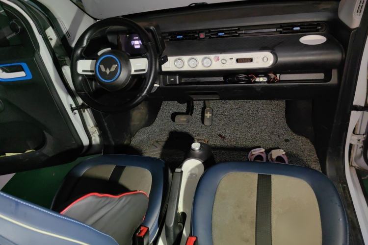 Used Wuling Hongguang MINIEV 2022 GAMEBOY 300km Enthusiast Model with Lithium Iron Phosphate Center Console